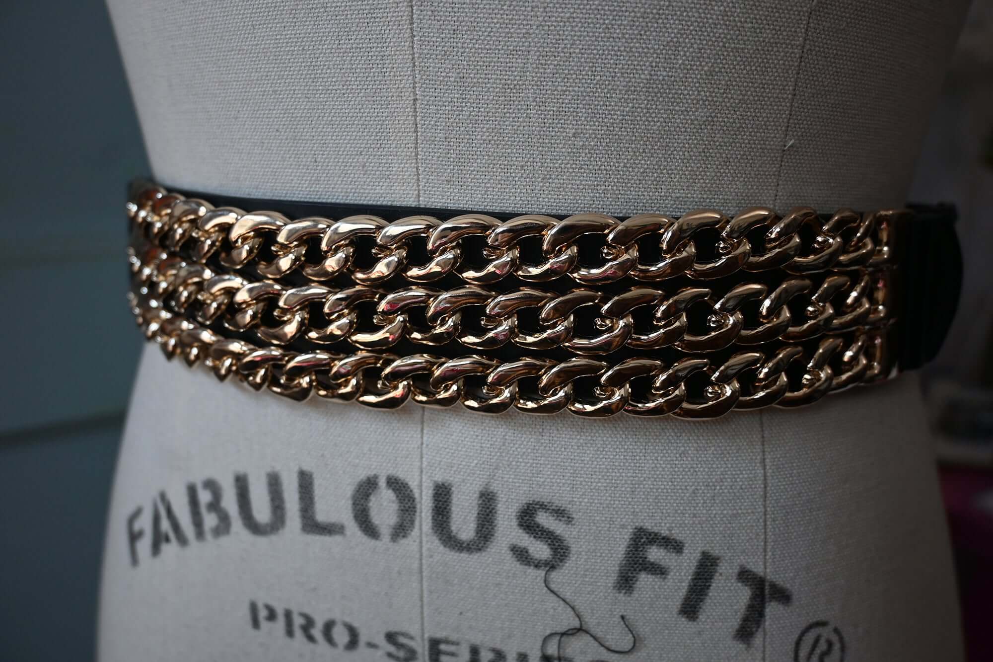 Black Elastic and Faux Leather Belt with triple chains - Image 4