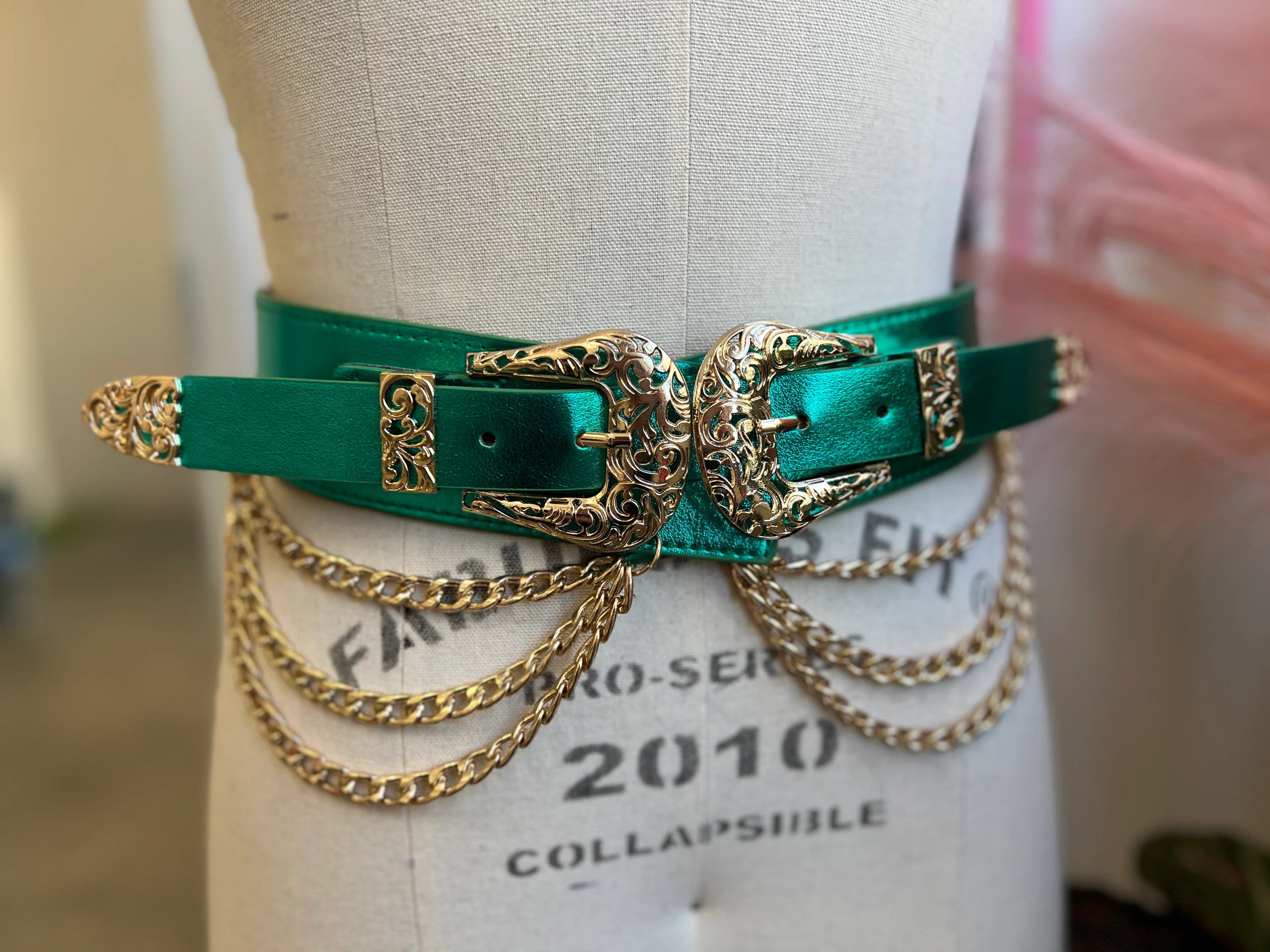 Western-style faux leather belt with triple chains - Image 12