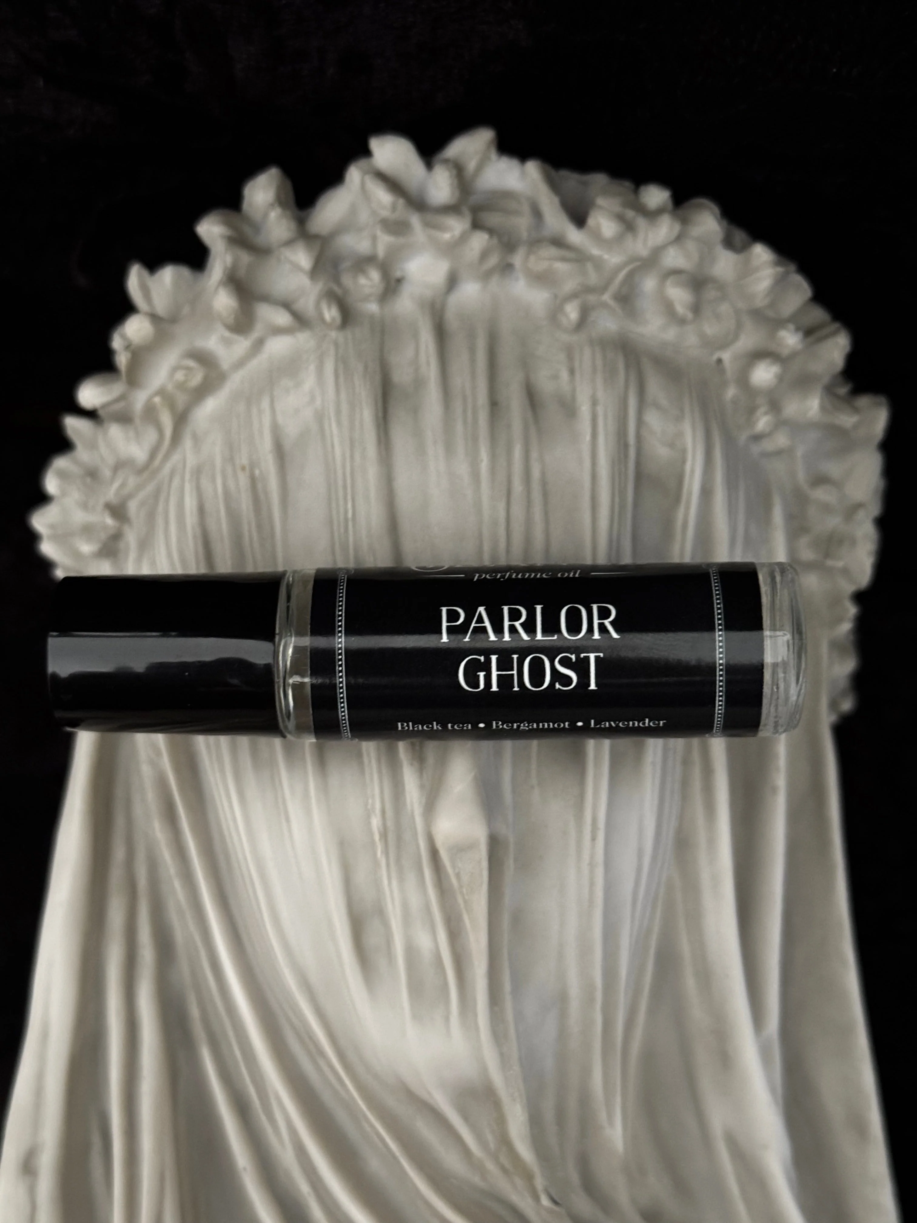 Parlor Ghost (bergamot, black tea, lavender) by Seance