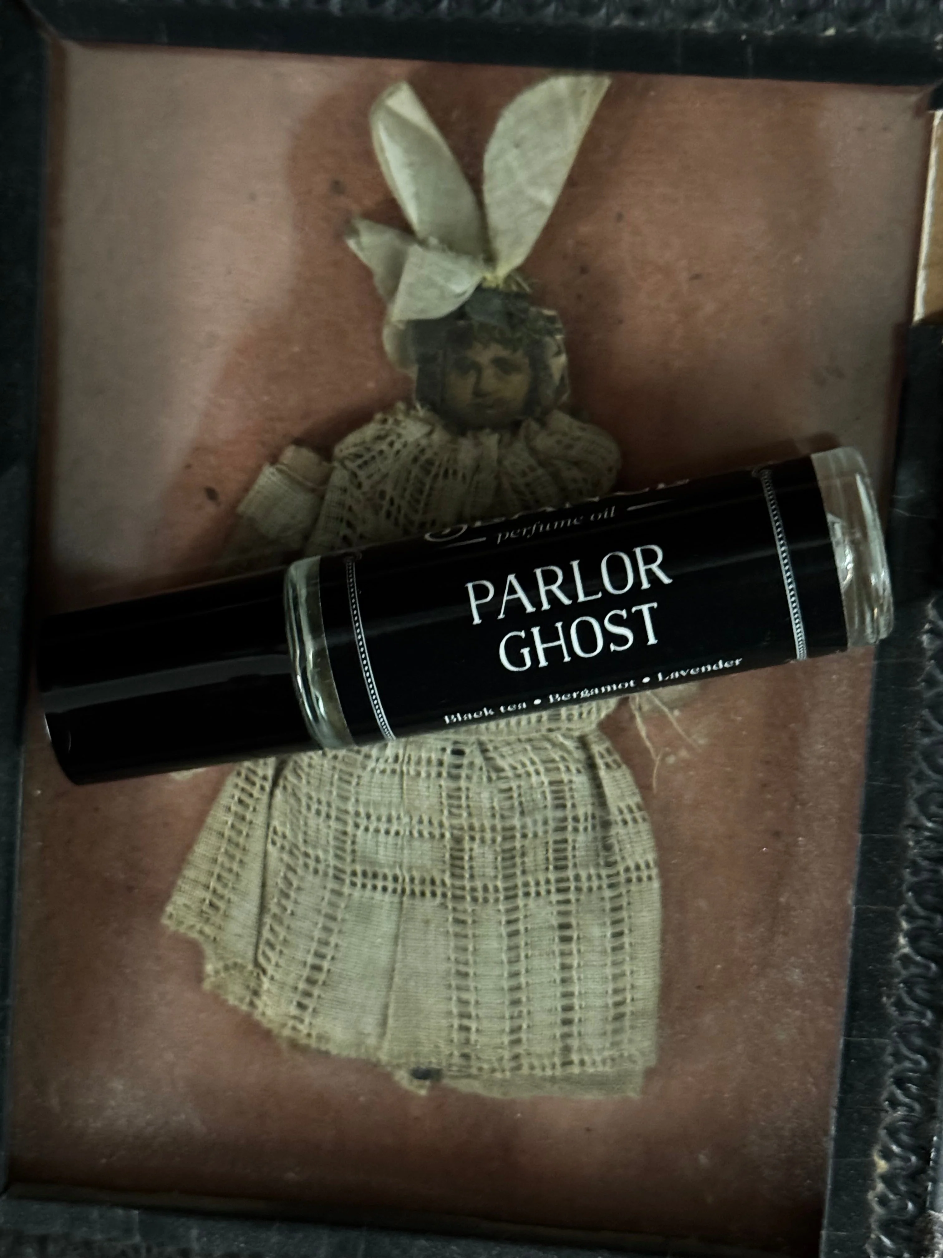 Parlor Ghost (bergamot, black tea, lavender) by Seance - Image 2